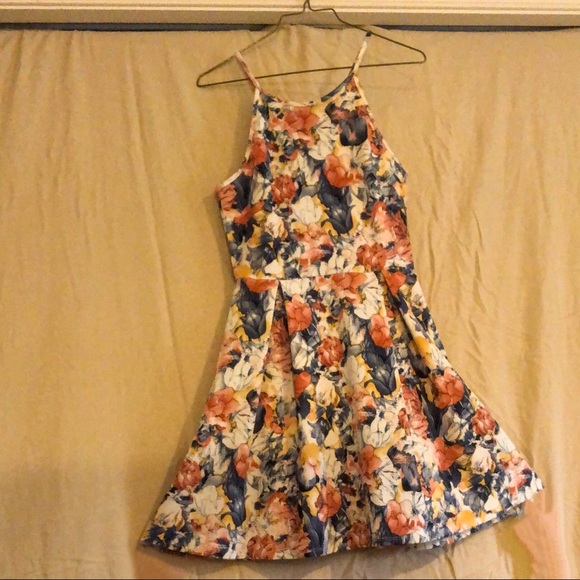 floral patterned summer dress - Picture 3 of 4